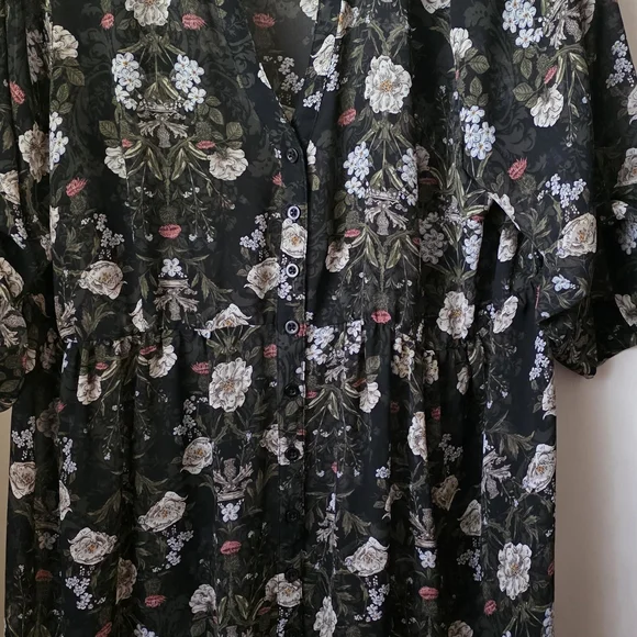 Torrid Outlander Lexie Floral Chiffon Hi-Lo Babydoll Tunic - Picture 5 of 16